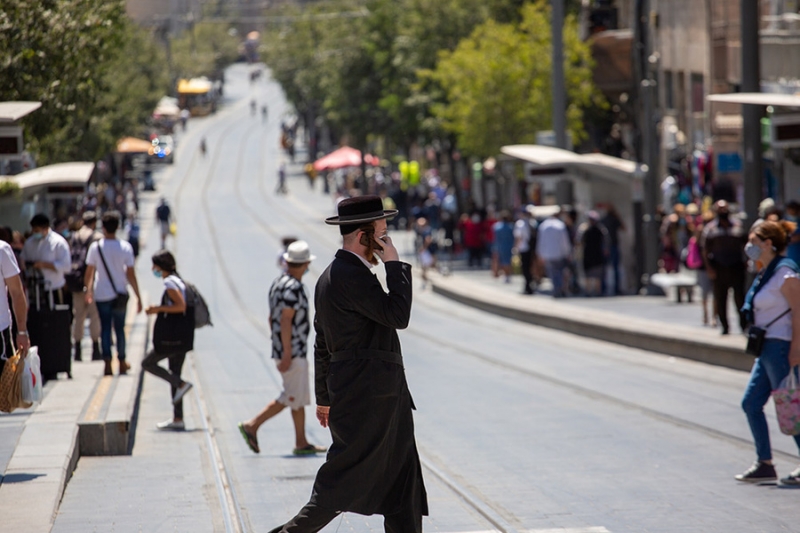 В Израиле вернули масочный режим из-за роста числа заболевших ковидом