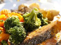 Названы продукты, которые обязательно нужно включить в рацион после 50 лет