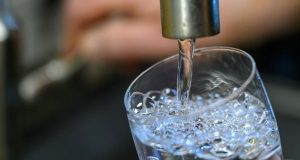 Врач сказал, сколько воды нужно пить в день в зависимости от массы тела и возраста