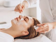 Почему салициловый лифтинг считается физиологическим и безопасным омоложением кожи