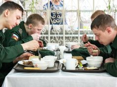 Чай, кофе, повоюем: что дают на завтрак в армии и подойдет ли солдатское меню гражданским